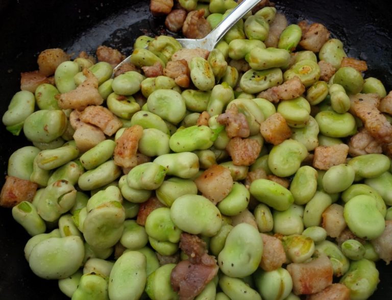 Dicke Bohnen mit Speck