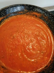 Tomatensauce nach dem Pürrieren
